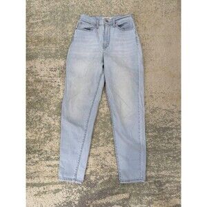 Levi's High-Waisted Taper - Mom Jeans Size 27 Light Washed Denim